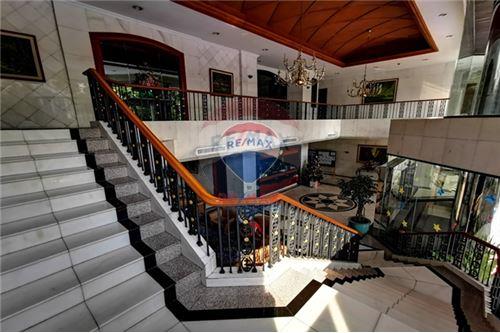 Lake Avenue condo for sale at Sukhumvit 16